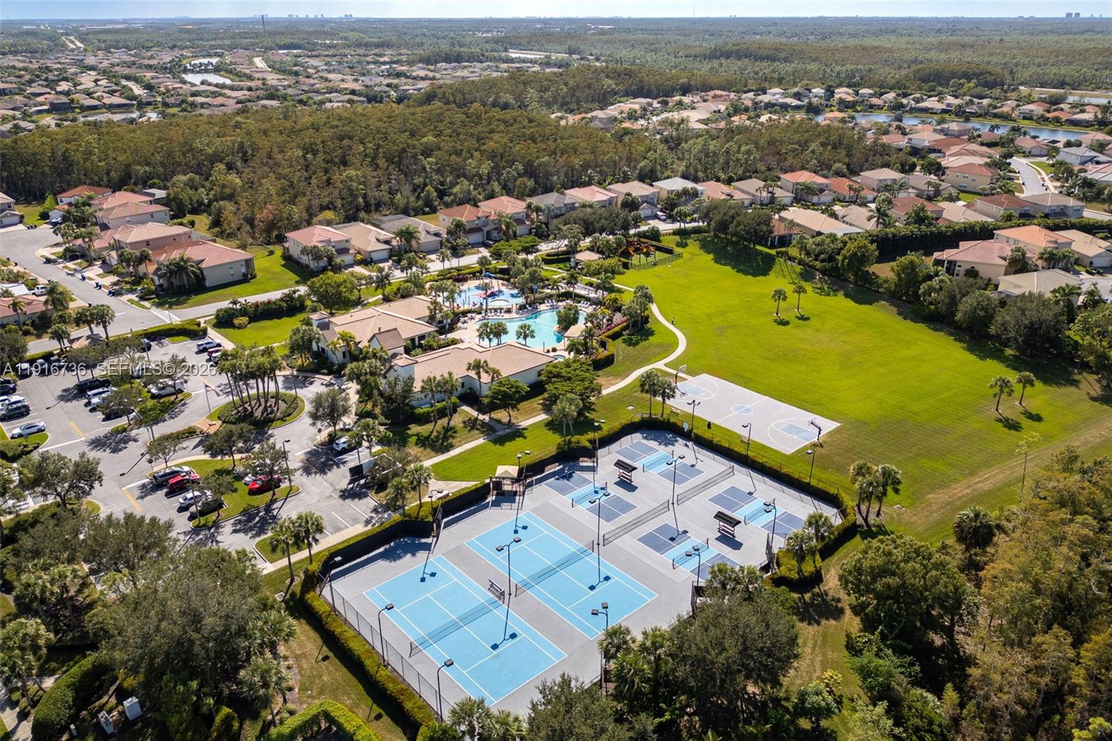 BOTANICA LAKES - Residential