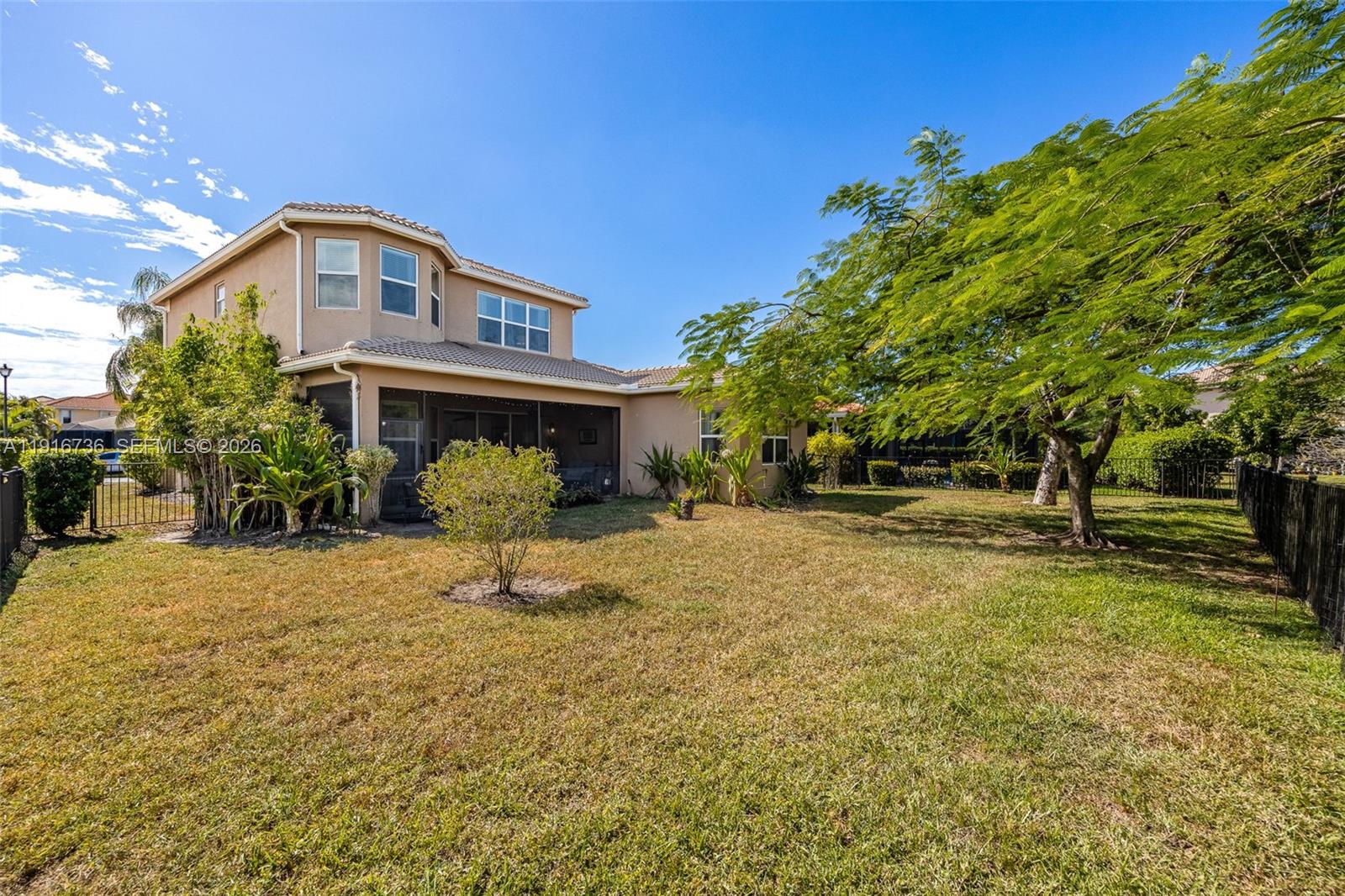 BOTANICA LAKES - Residential