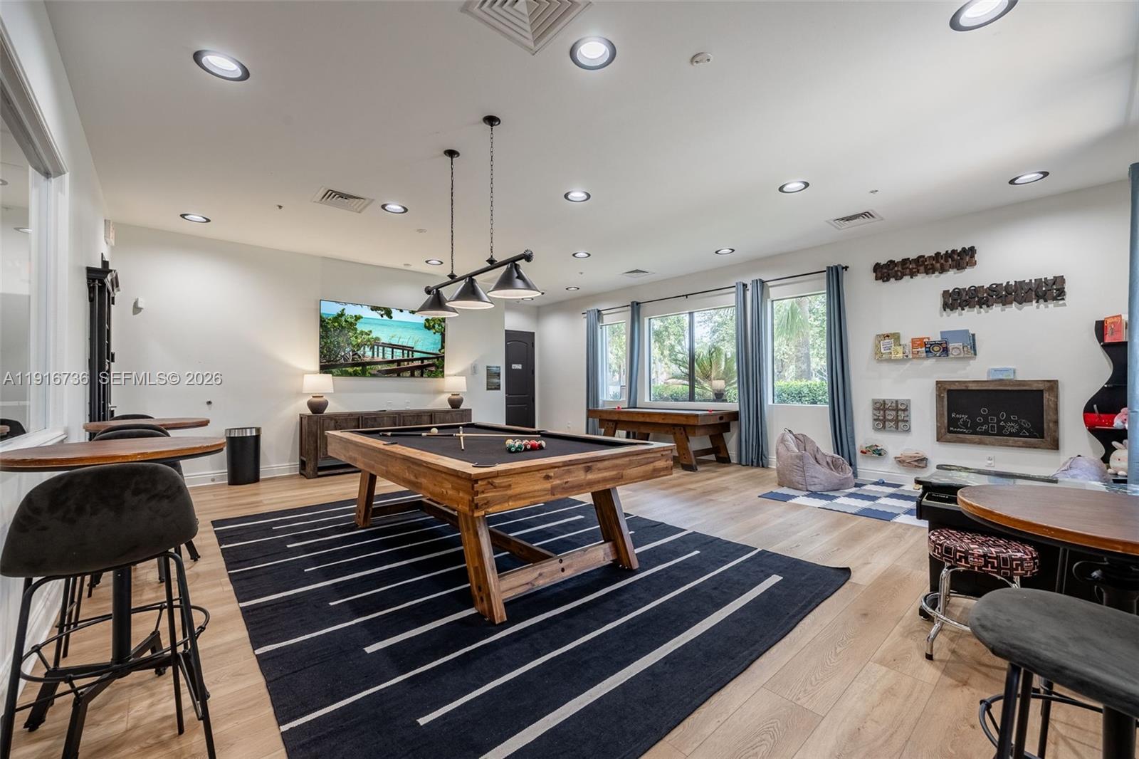 BOTANICA LAKES - Residential