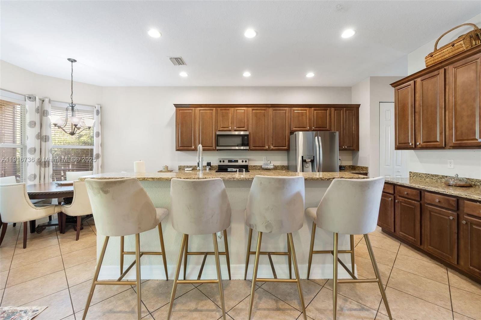 BOTANICA LAKES - Residential