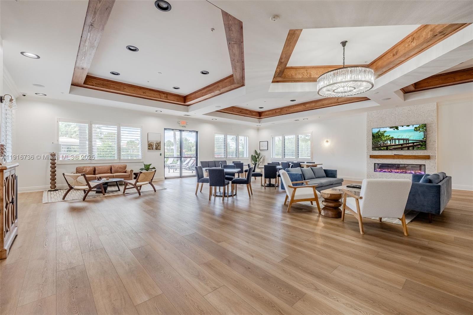 BOTANICA LAKES - Residential