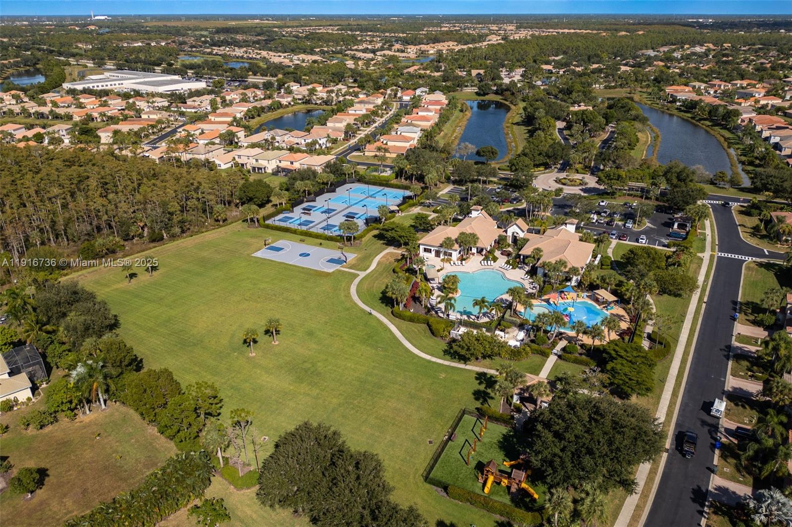 BOTANICA LAKES - Residential