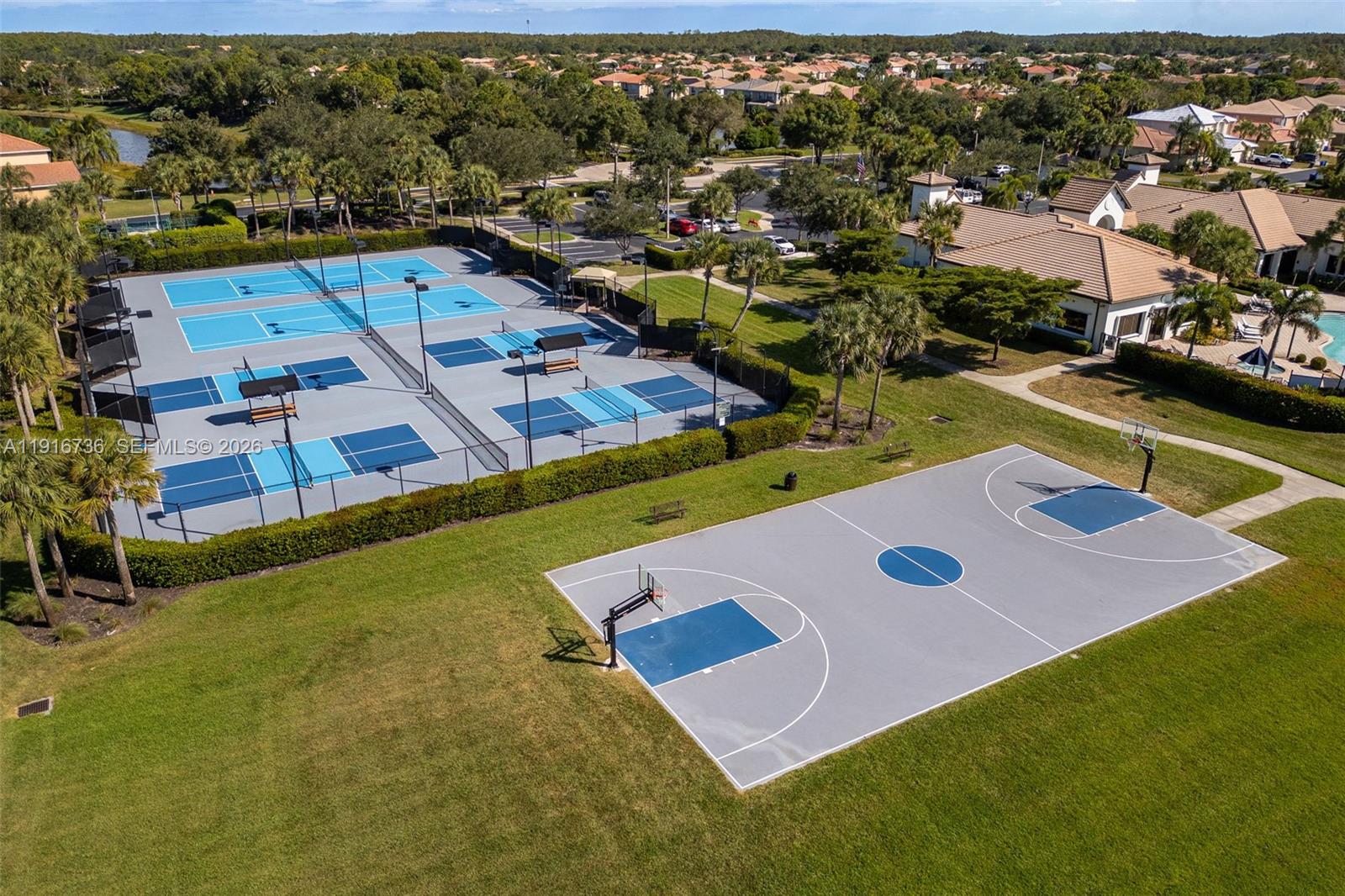 BOTANICA LAKES - Residential