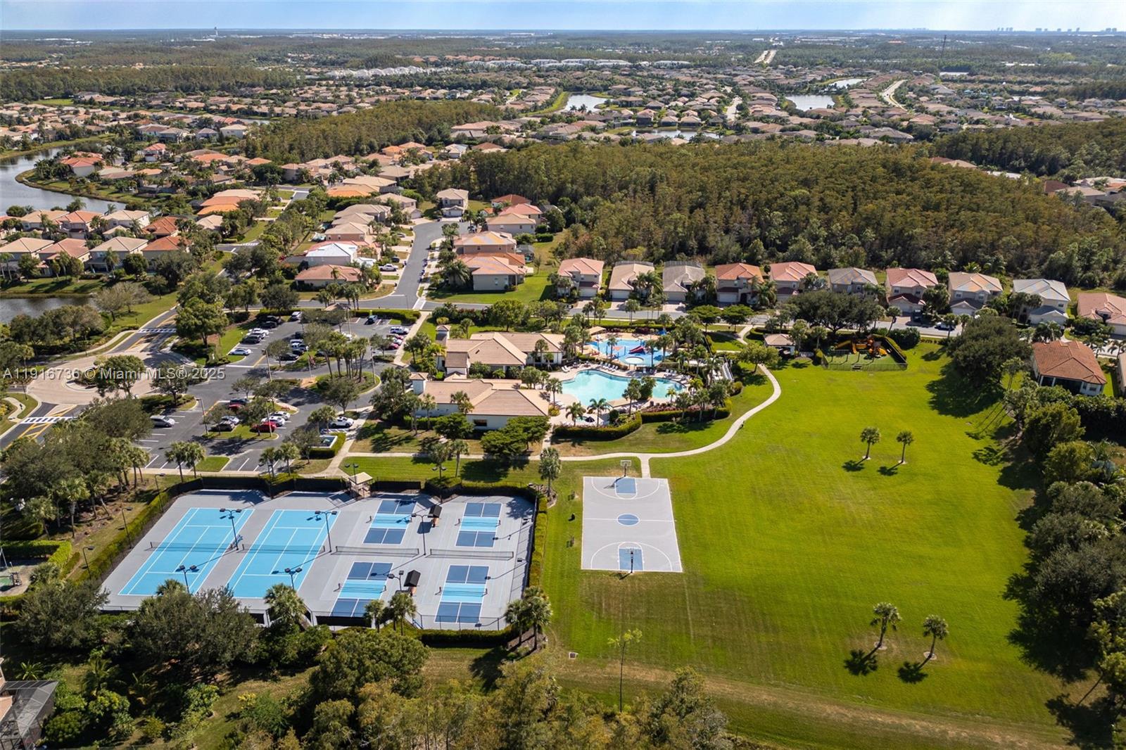 BOTANICA LAKES - Residential