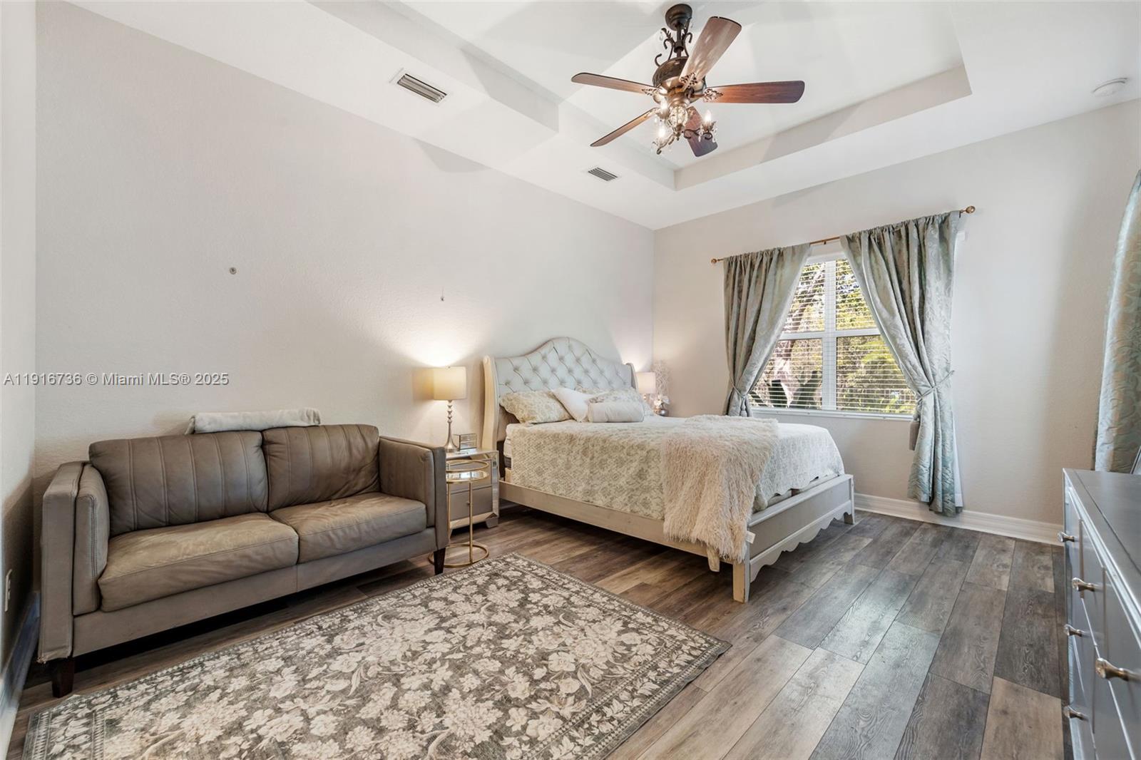 BOTANICA LAKES - Residential