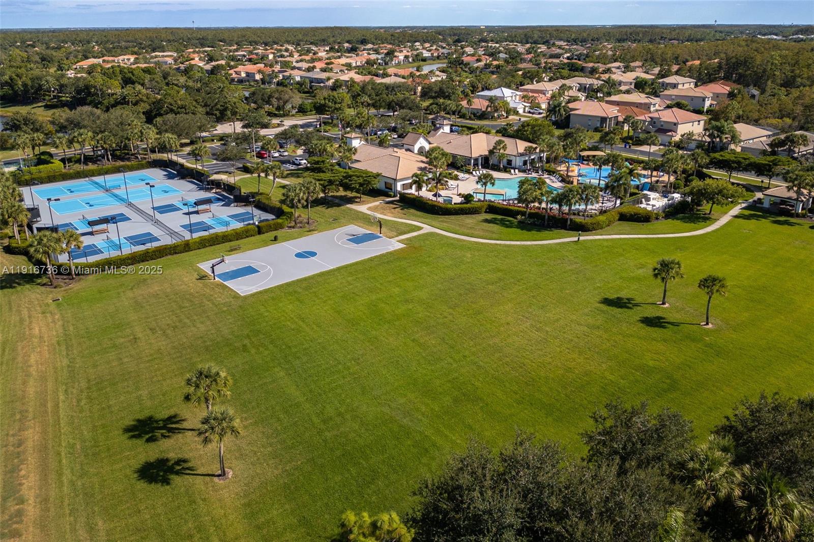 BOTANICA LAKES - Residential