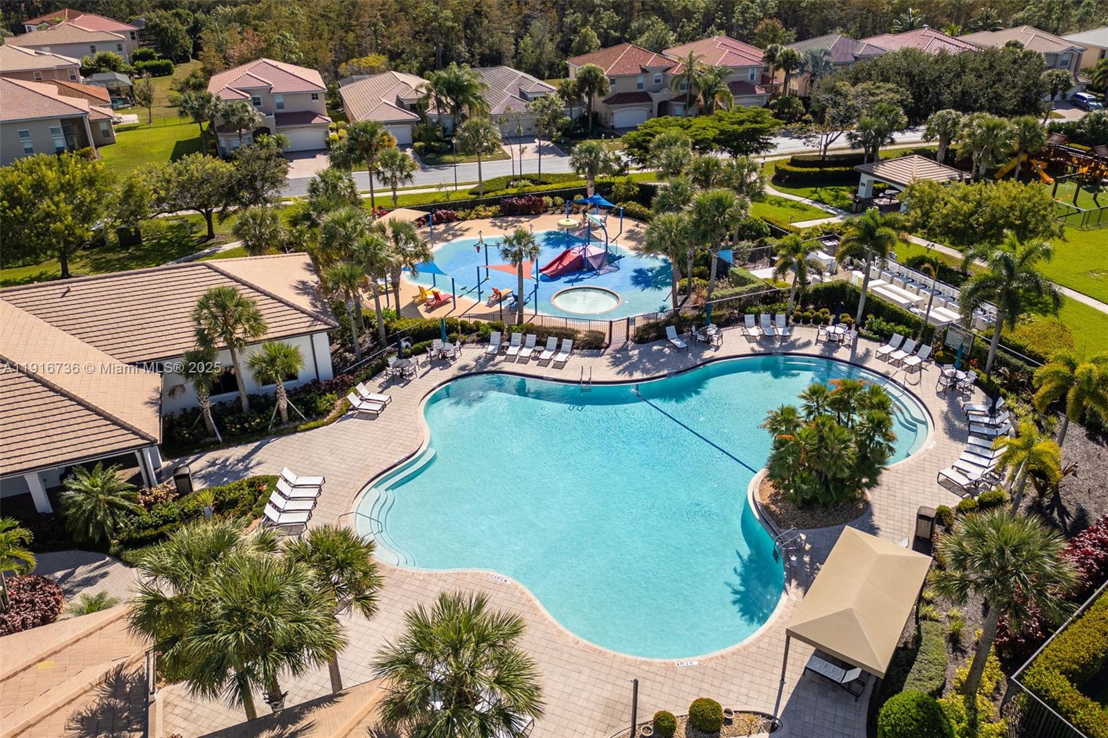 BOTANICA LAKES - Residential