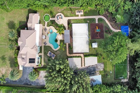 5100 NW 76th Pl Fort Lauderdale FL 33073