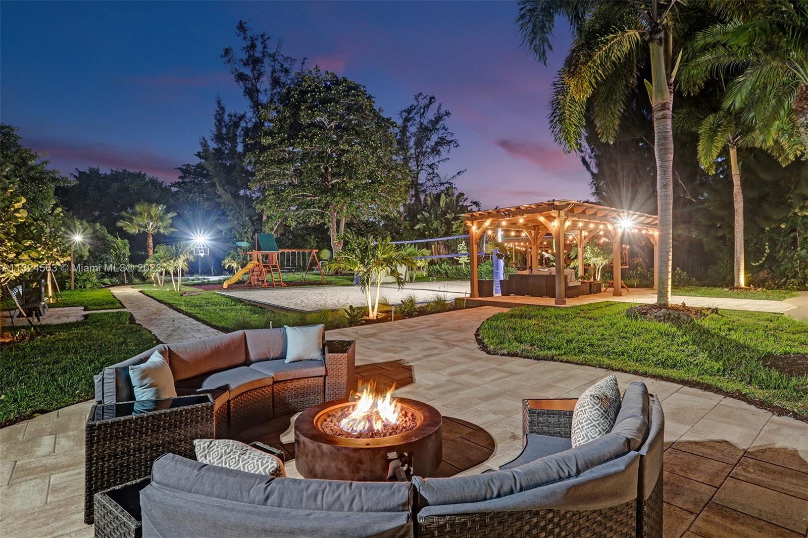 5100 NW 76th Pl