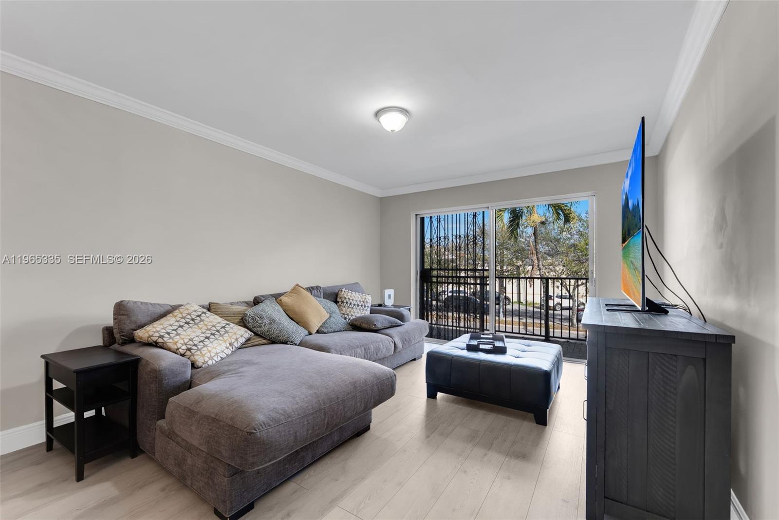 EL JARDIN DE HIALEAH COND - Residential