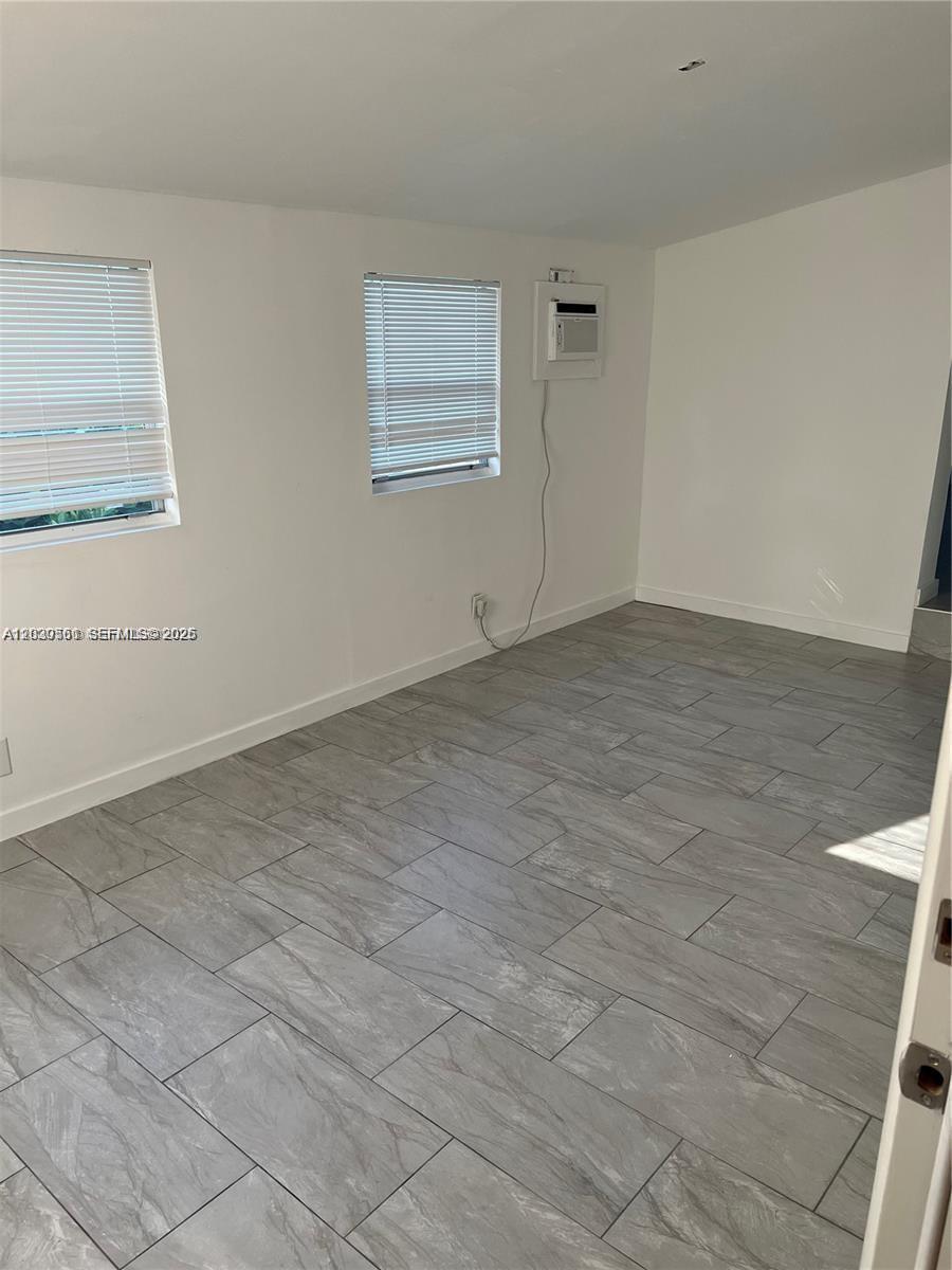 5920 NE 1st Ter