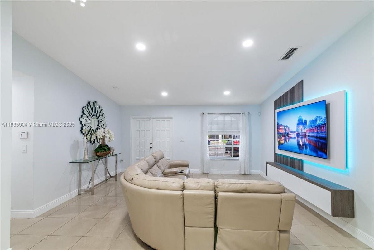 MAJESTIC HOMES - Residential