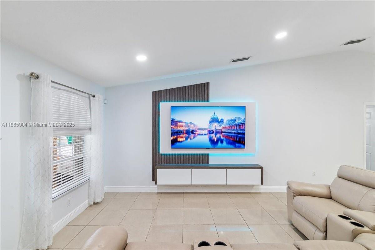 MAJESTIC HOMES - Residential