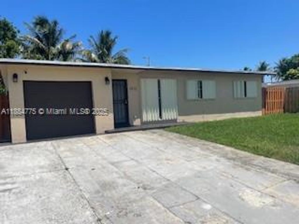 Photo of 1012 S 12th St #0, Lantana, FL 33462 (MLS # A11884775)