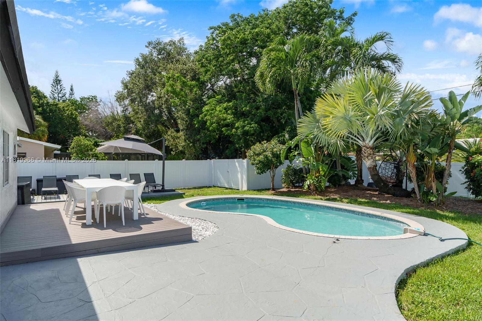 MANGO GARDENS - Residential
