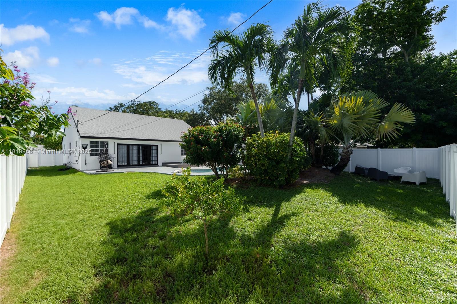 MANGO GARDENS - Residential