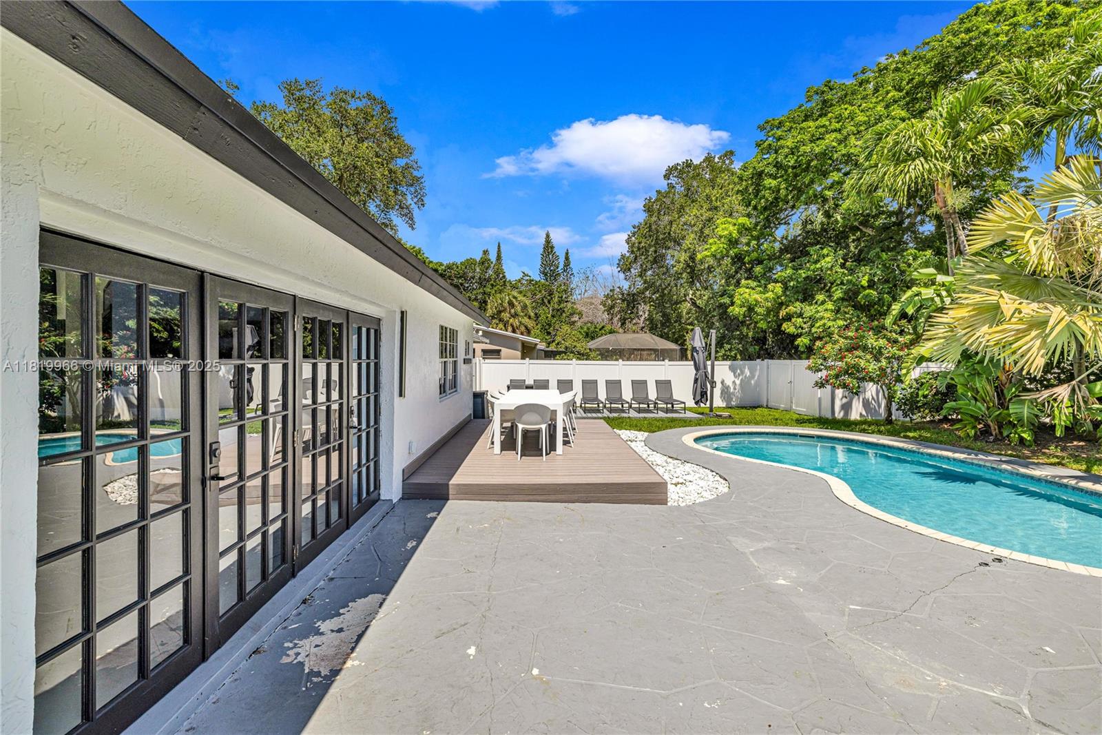 MANGO GARDENS - Residential