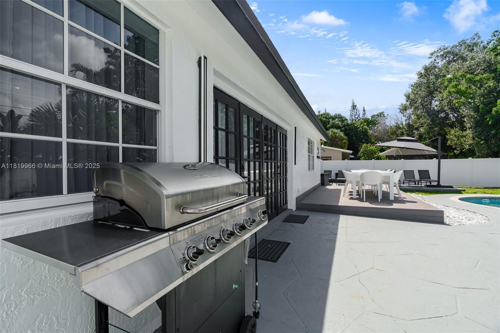 MANGO GARDENS - Residential