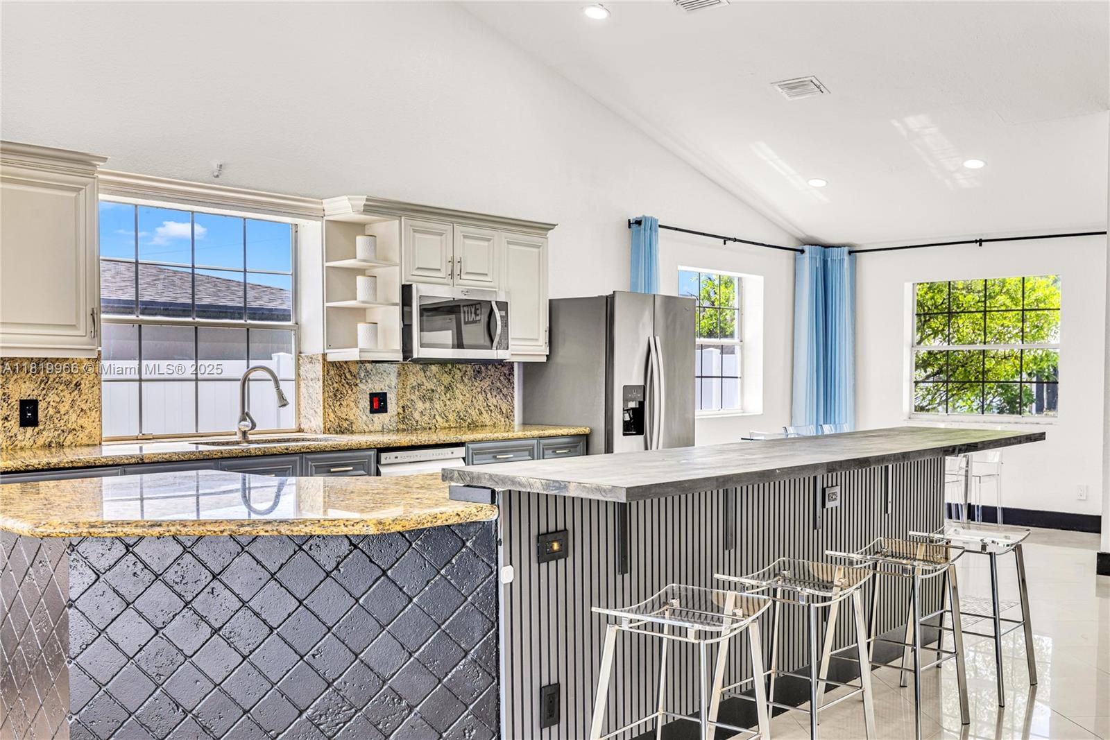 MANGO GARDENS - Residential