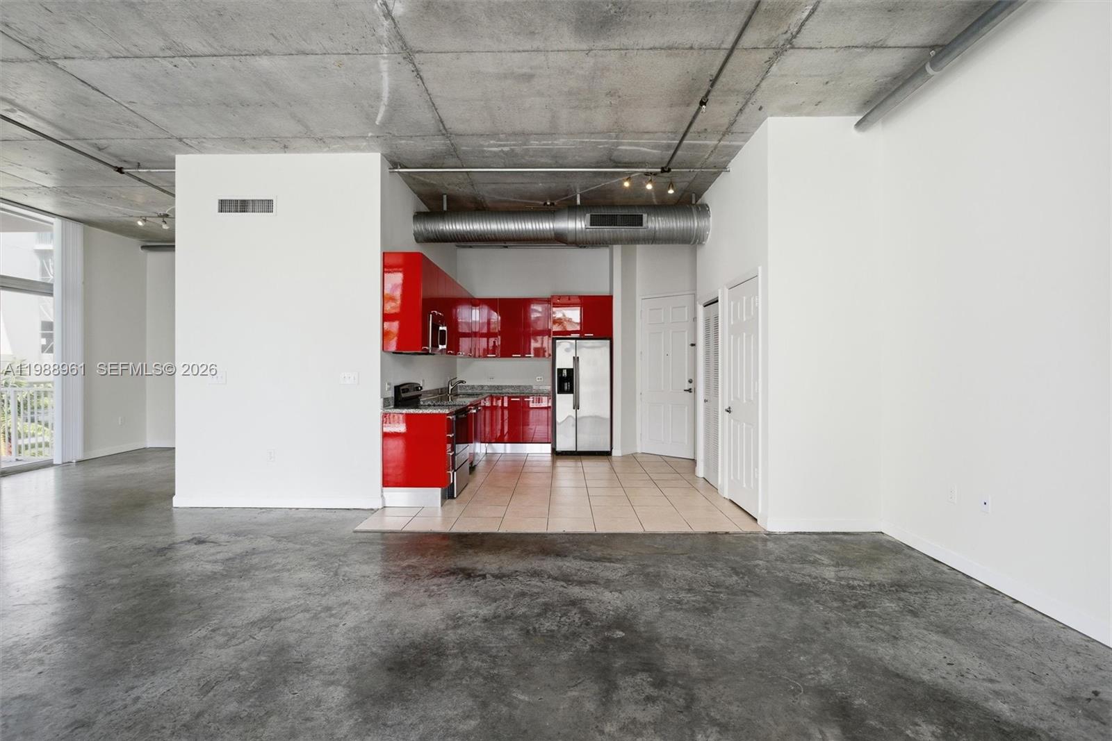 LOFTS AT HOLLYWOOD STATIO - Residential