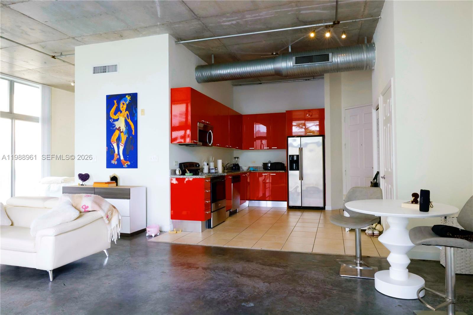 LOFTS AT HOLLYWOOD STATIO - Residential