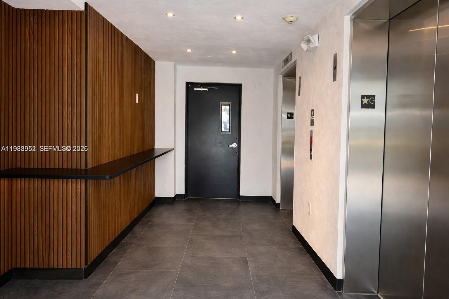 LOFTS AT HOLLYWOOD STATIO - Residential