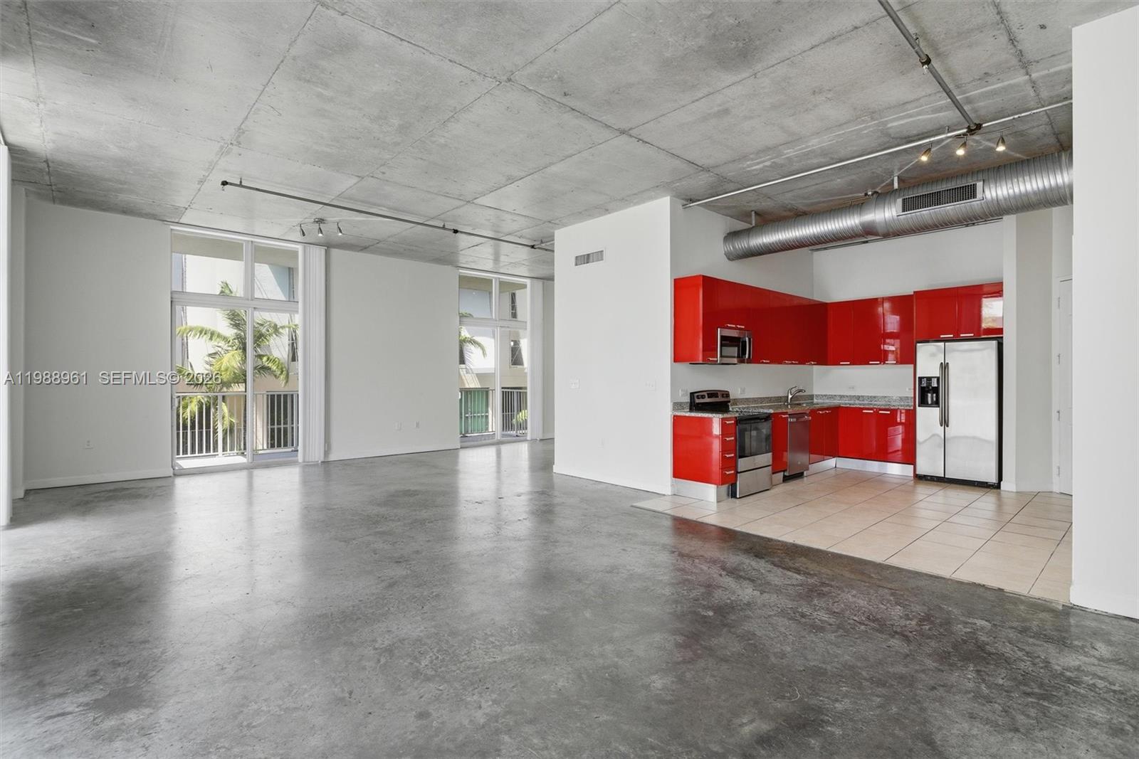 LOFTS AT HOLLYWOOD STATIO - Residential