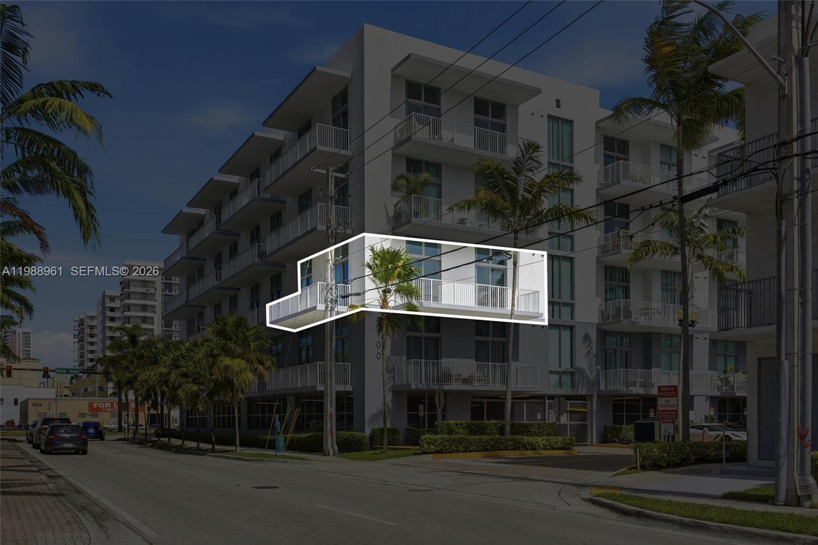 LOFTS AT HOLLYWOOD STATIO - Residential