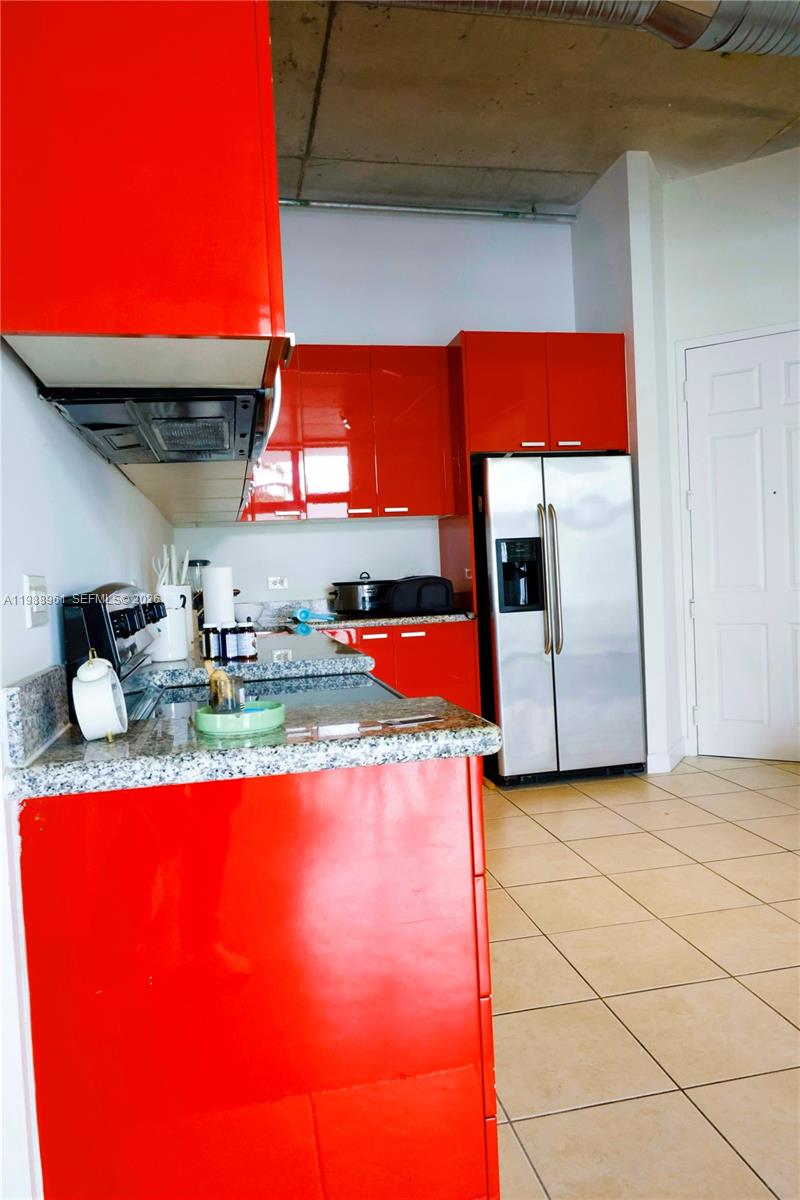 LOFTS AT HOLLYWOOD STATIO - Residential