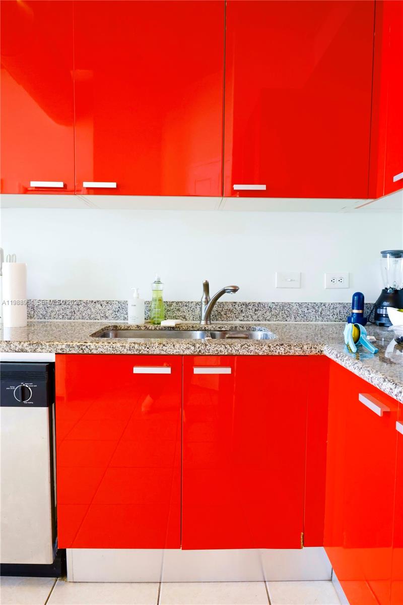 LOFTS AT HOLLYWOOD STATIO - Residential