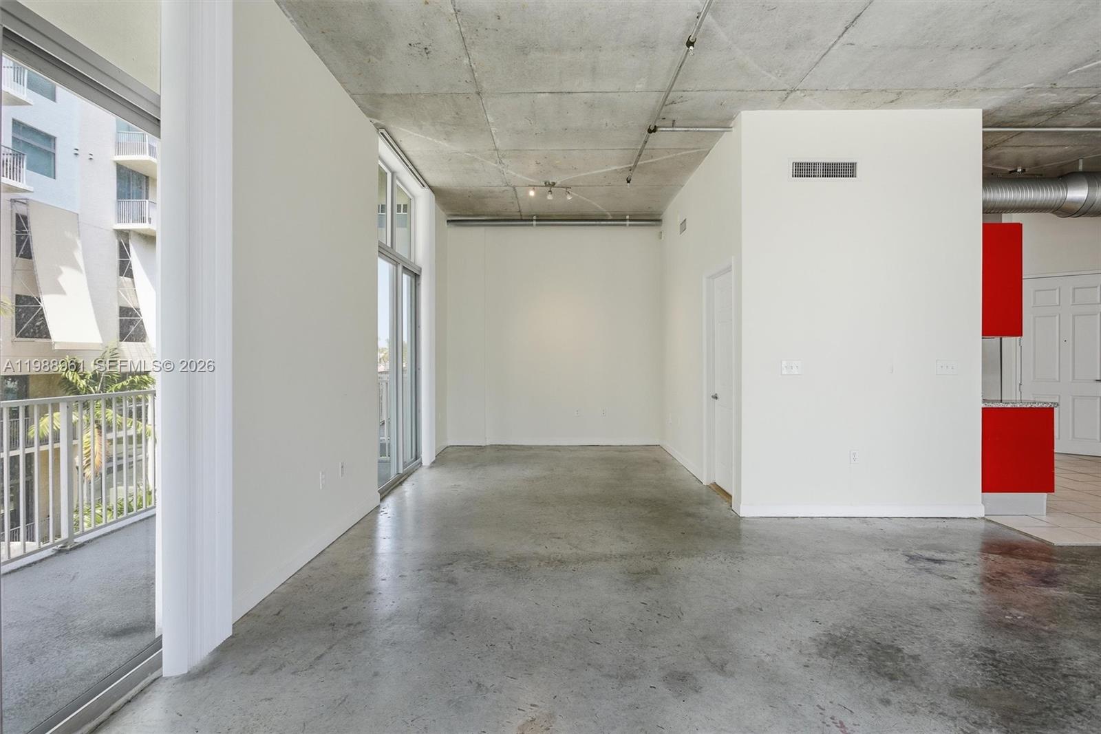 LOFTS AT HOLLYWOOD STATIO - Residential