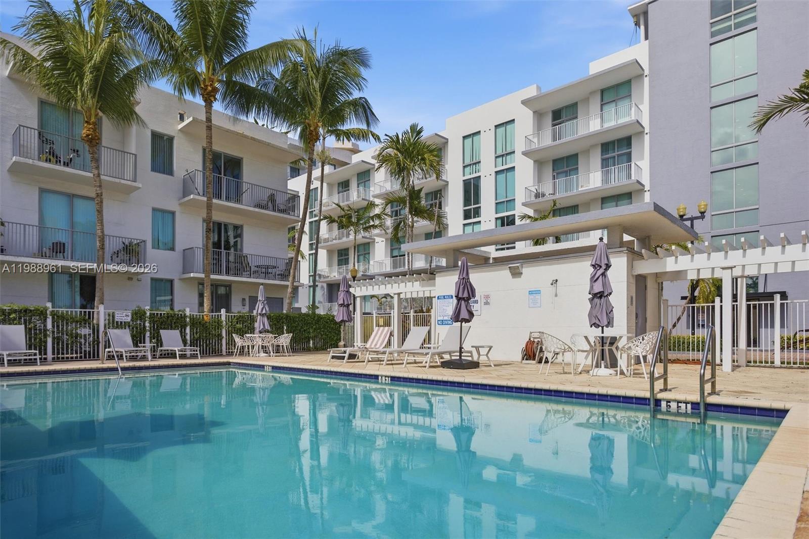 LOFTS AT HOLLYWOOD STATIO - Residential