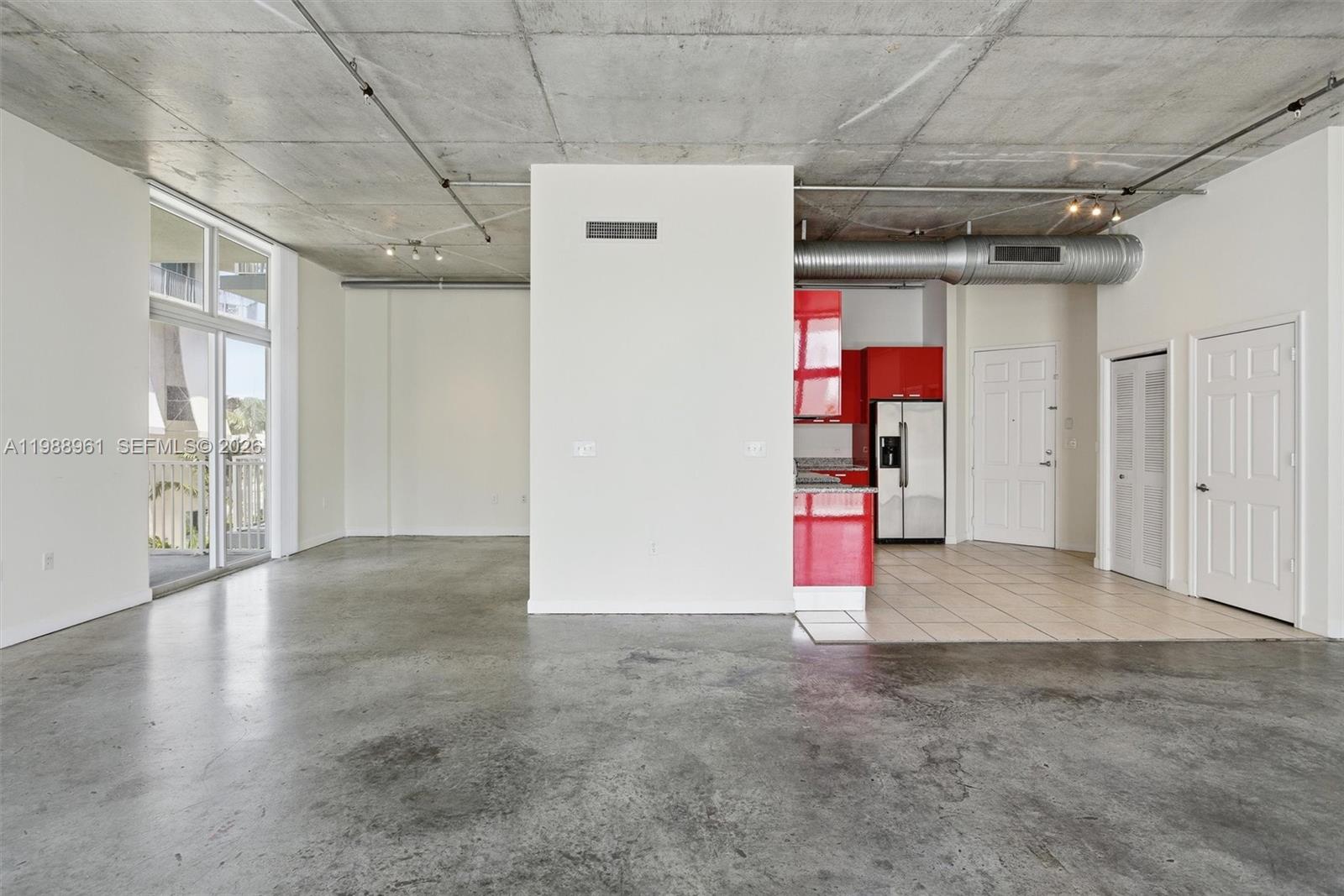 LOFTS AT HOLLYWOOD STATIO - Residential