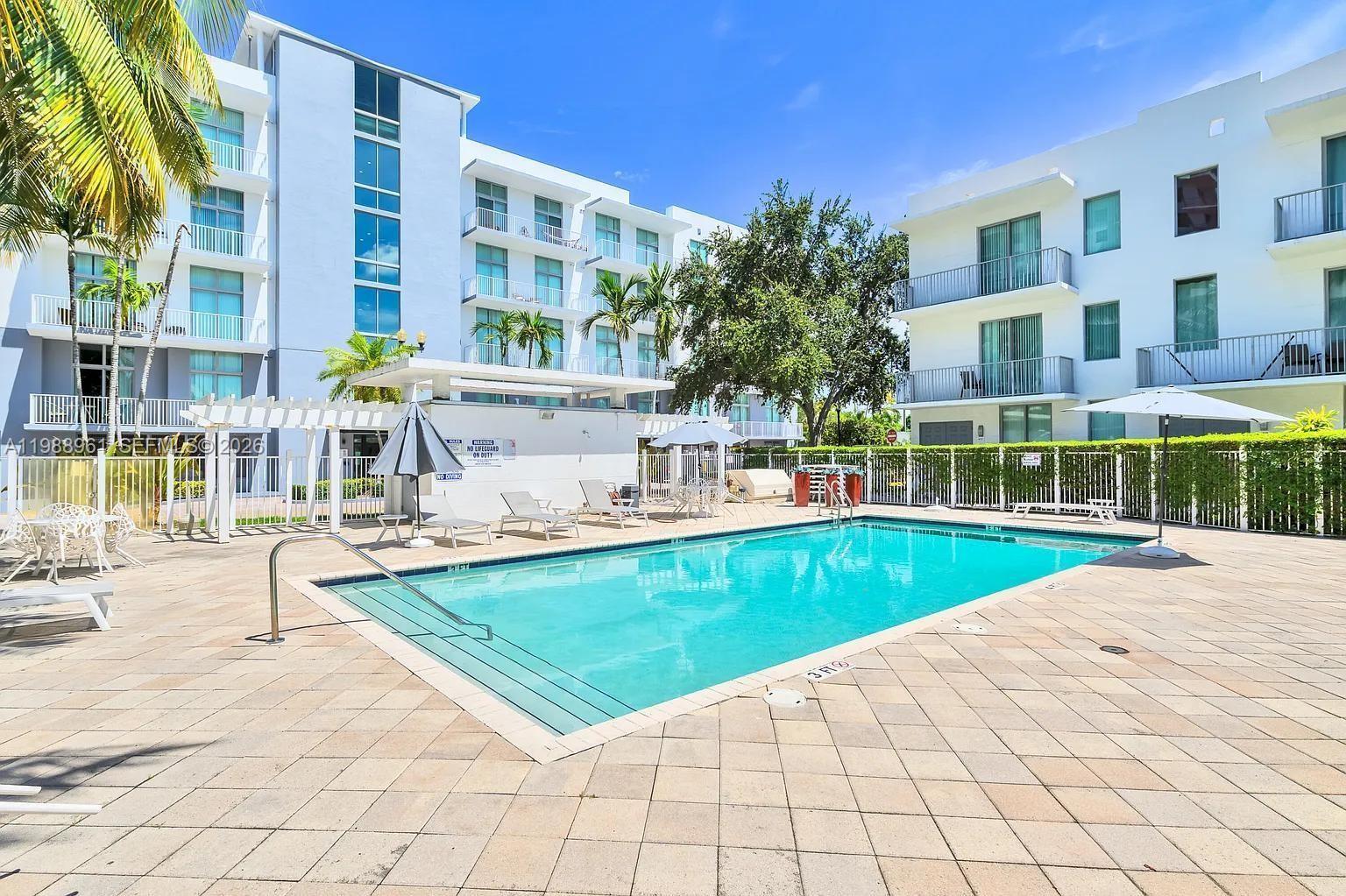 LOFTS AT HOLLYWOOD STATIO - Residential