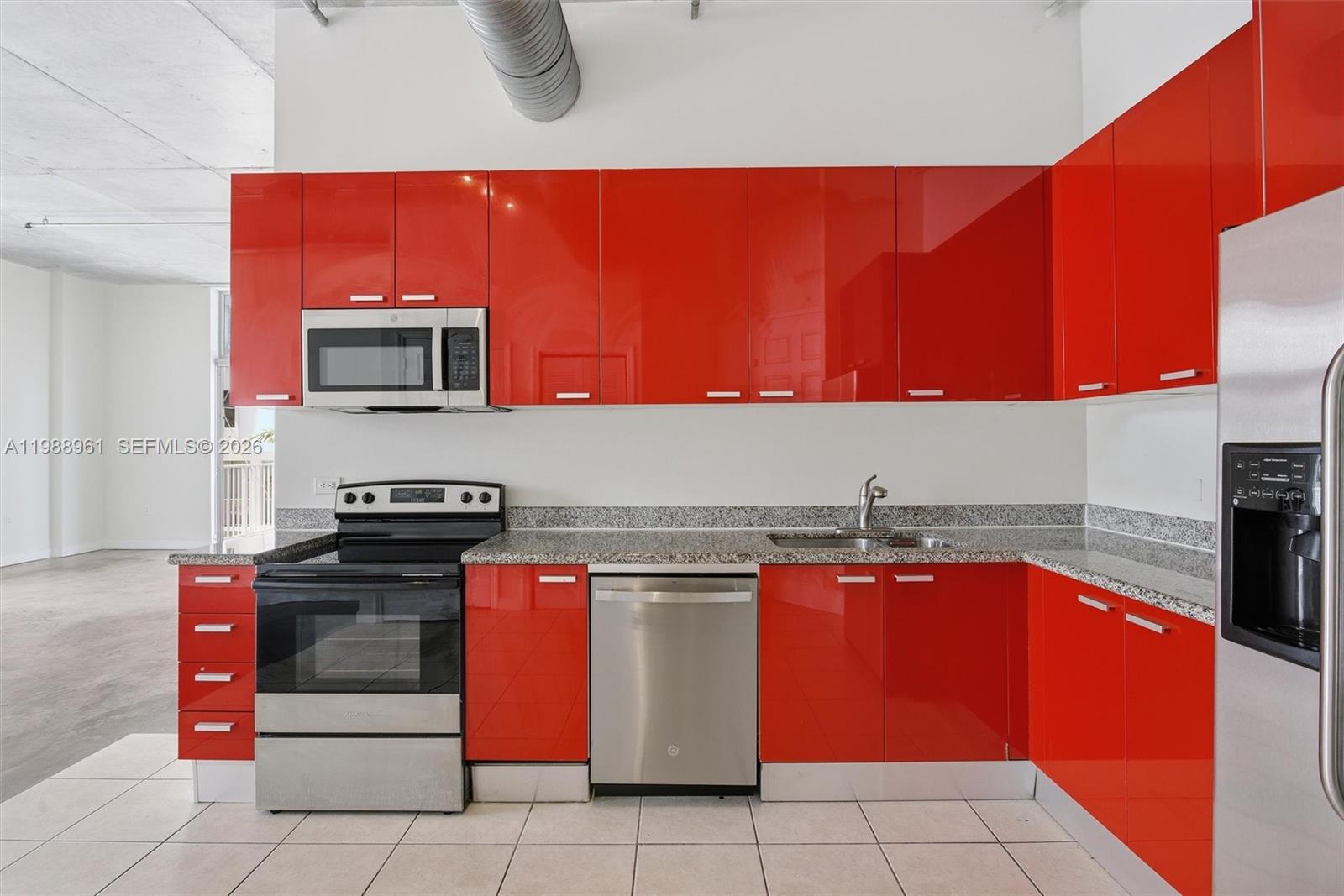 LOFTS AT HOLLYWOOD STATIO - Residential