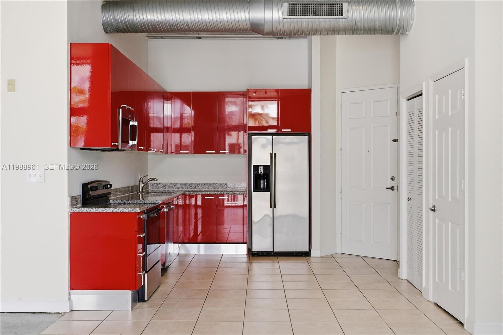 LOFTS AT HOLLYWOOD STATIO - Residential