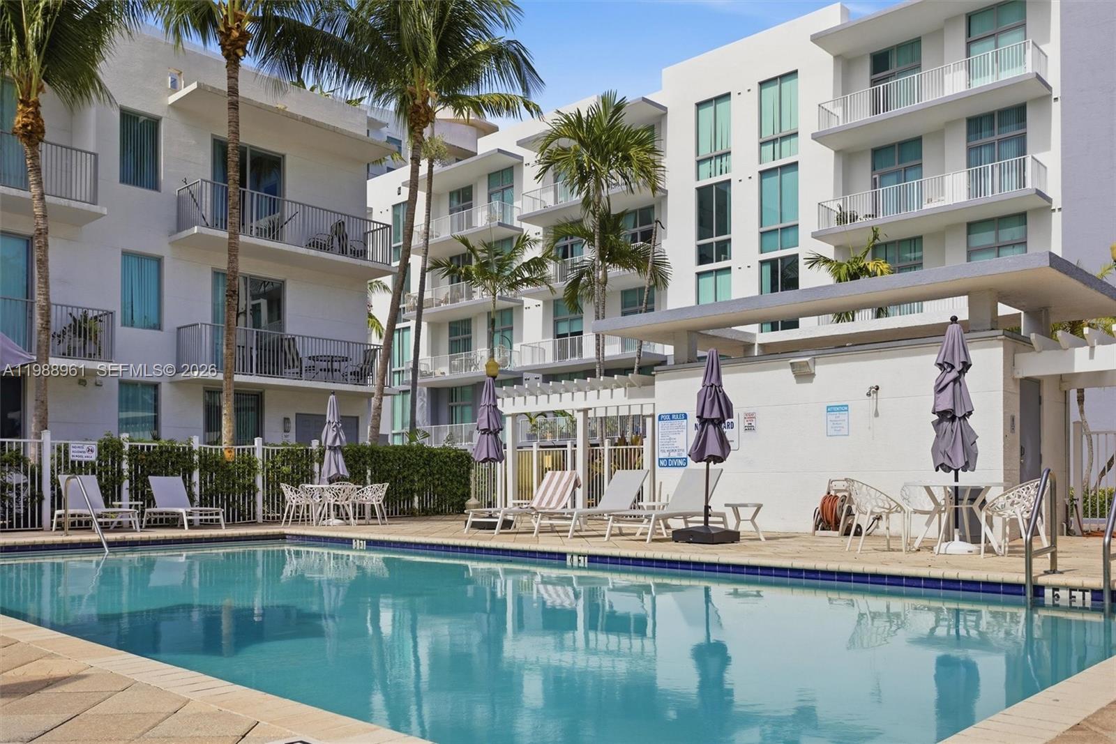 LOFTS AT HOLLYWOOD STATIO - Residential