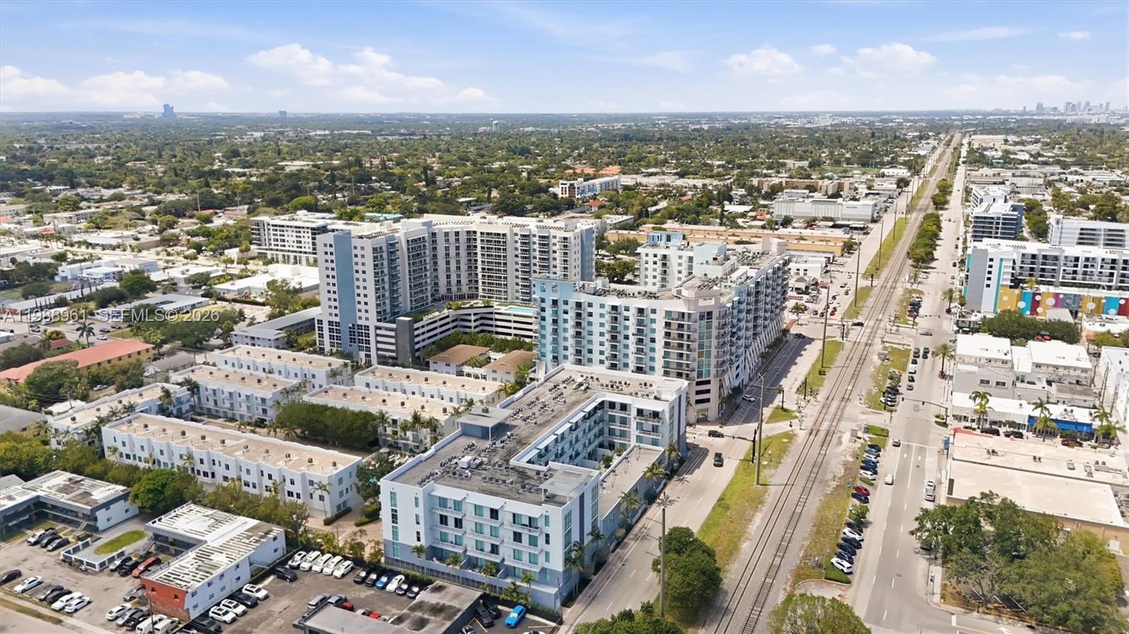 LOFTS AT HOLLYWOOD STATIO - Residential