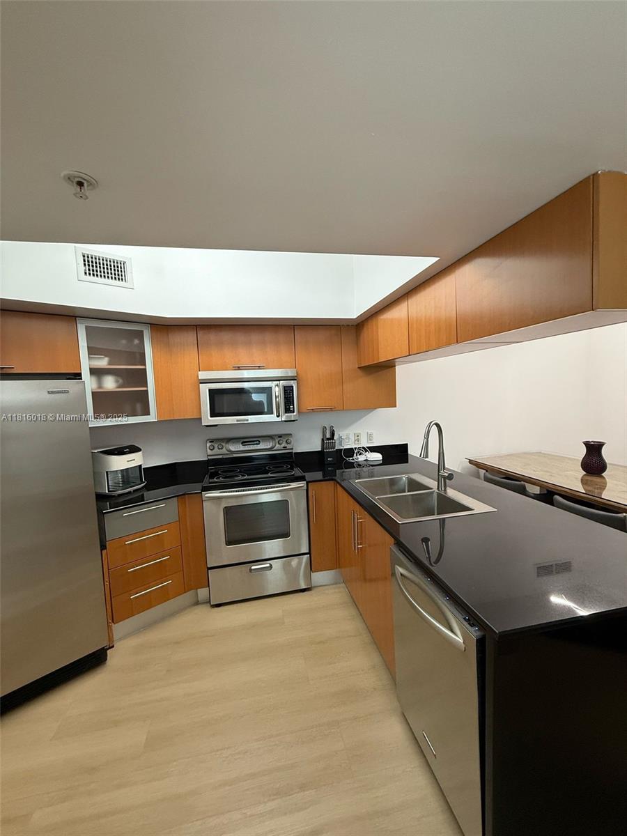 1750 N Bayshore Dr 5401