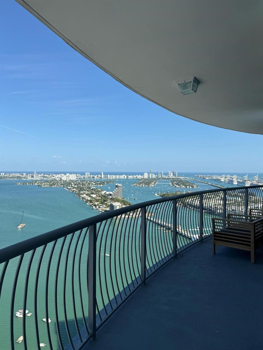 1750 N Bayshore Dr 5401