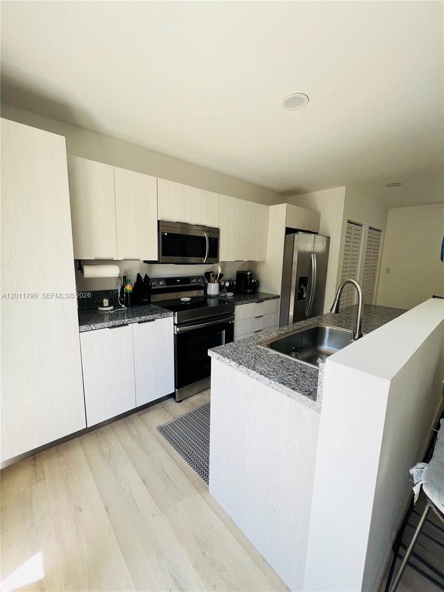 958 NW 10th St 4