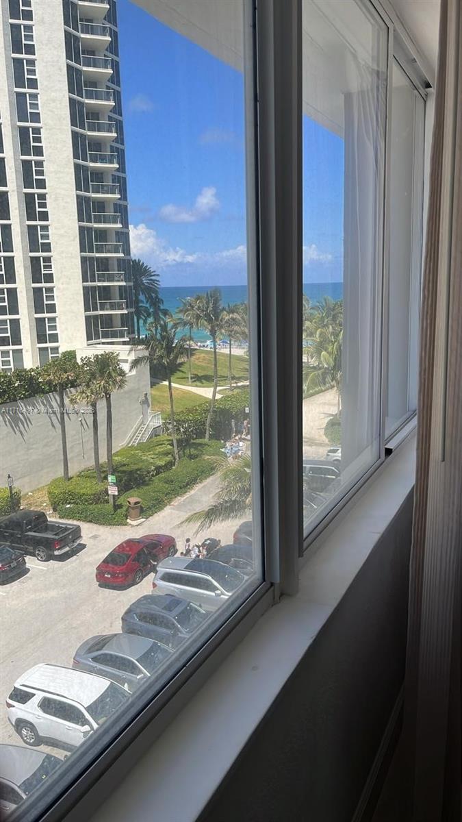 19201 Collins Ave 330