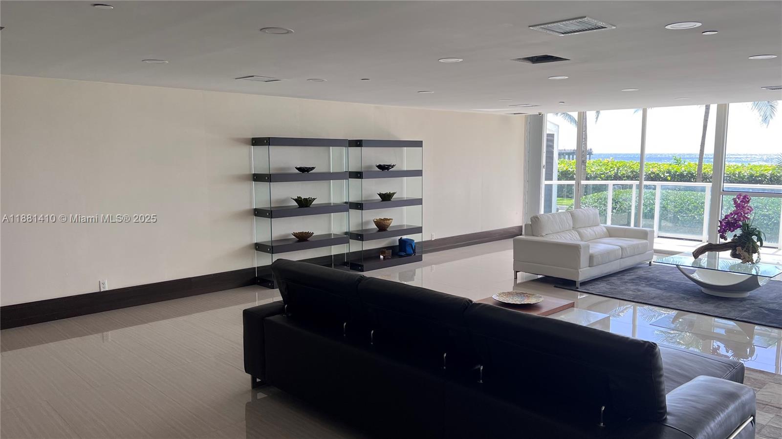 OCEANIA III CONDO - Residential