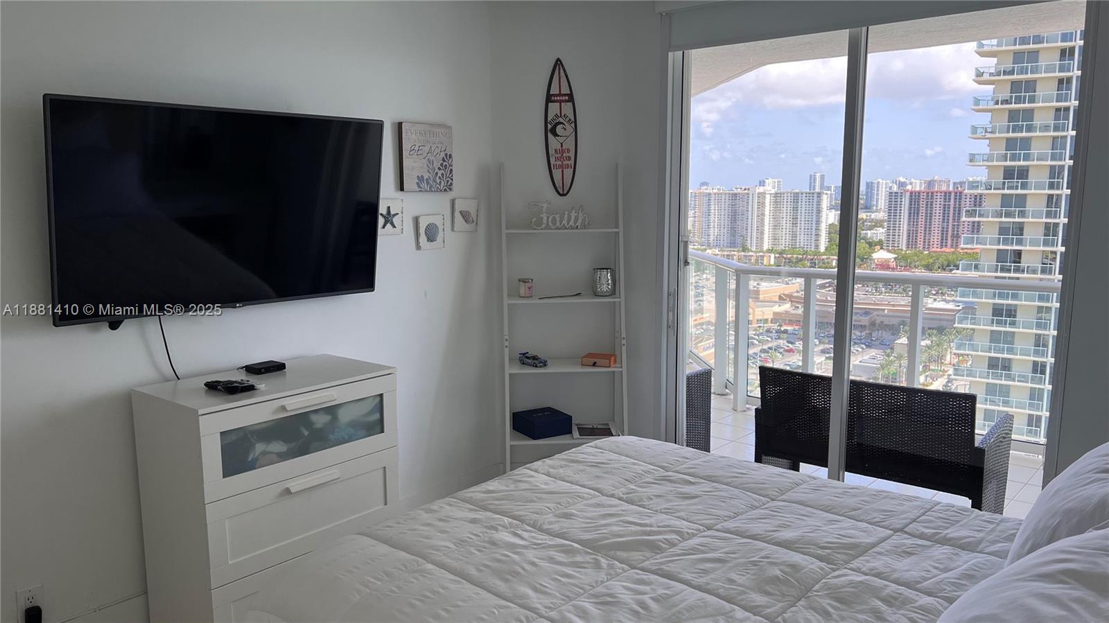 OCEANIA III CONDO - Residential