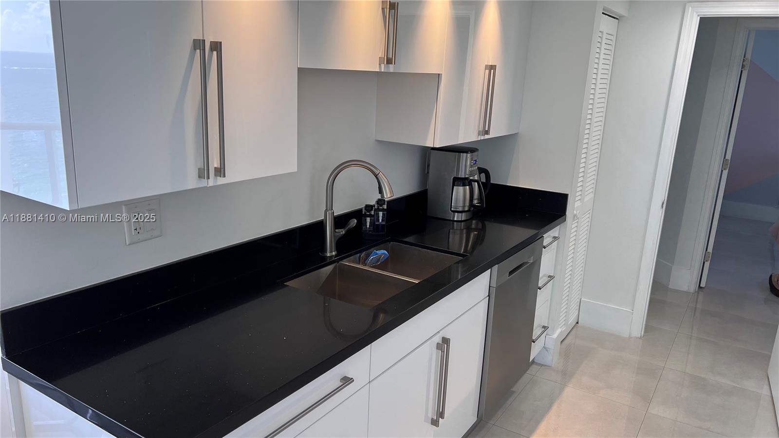 OCEANIA III CONDO - Residential