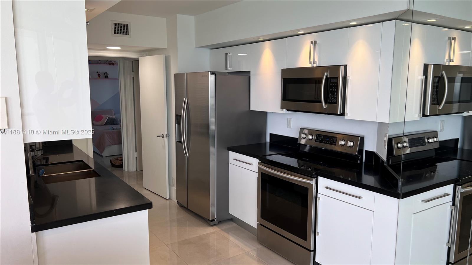 OCEANIA III CONDO - Residential