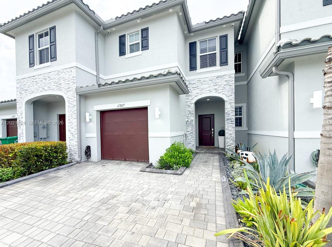 11967 NW 46th St