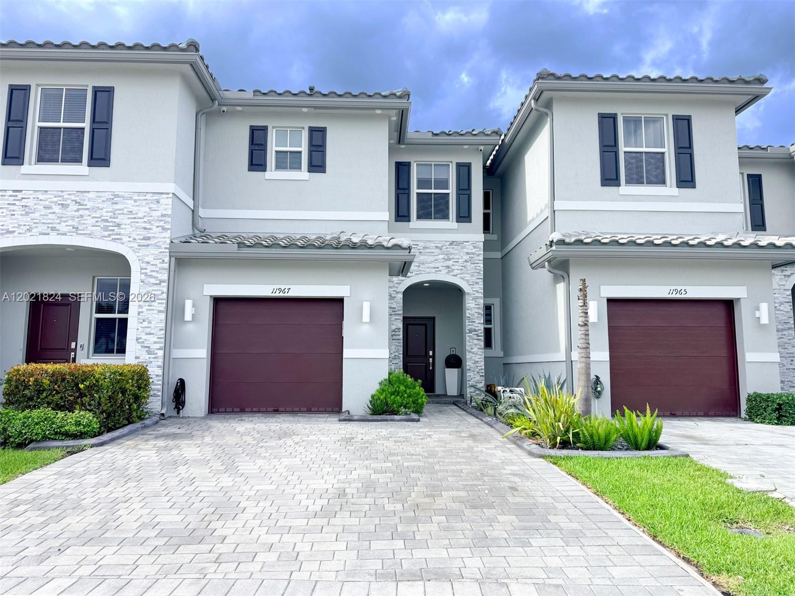 11967 NW 46th St