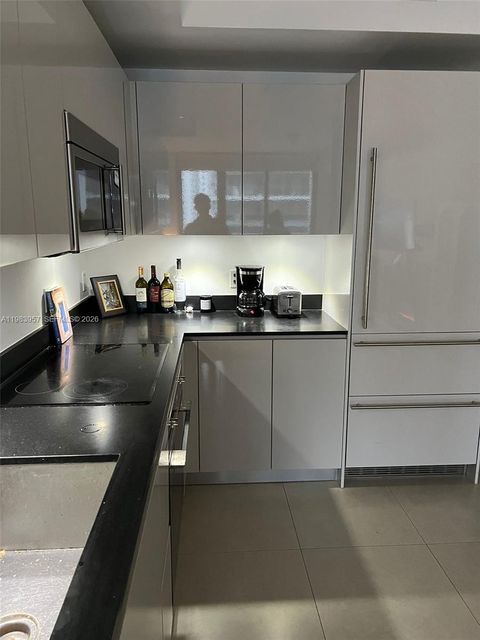 1010 Brickell Ave 2010 Miami FL 33131