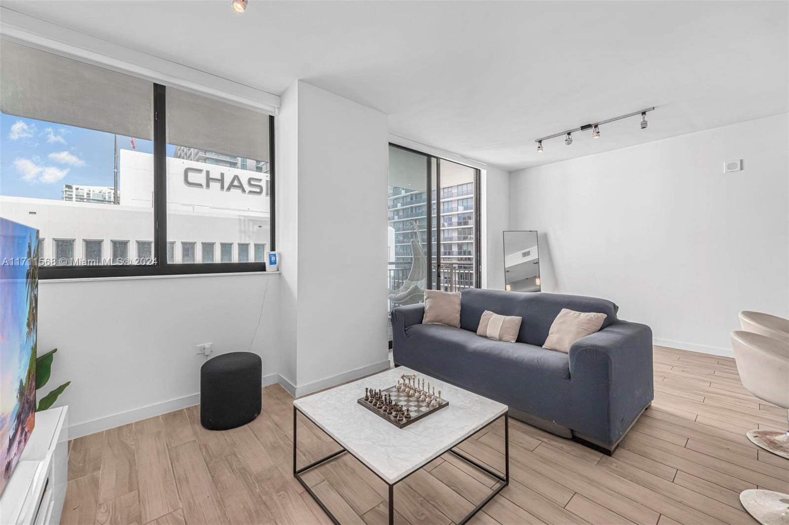 NINE AT MARY BRICKELL - Residential